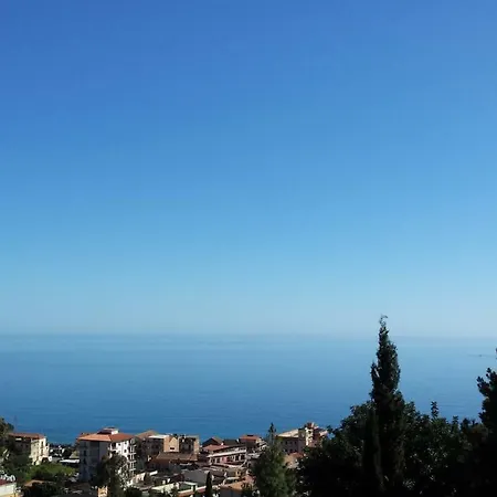 Belvedere Taormina * Giardini Naxos